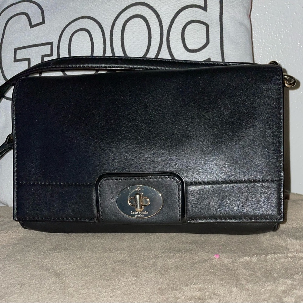 Vintage Kate Spade Small Crossbody w/striped interior and card slots.